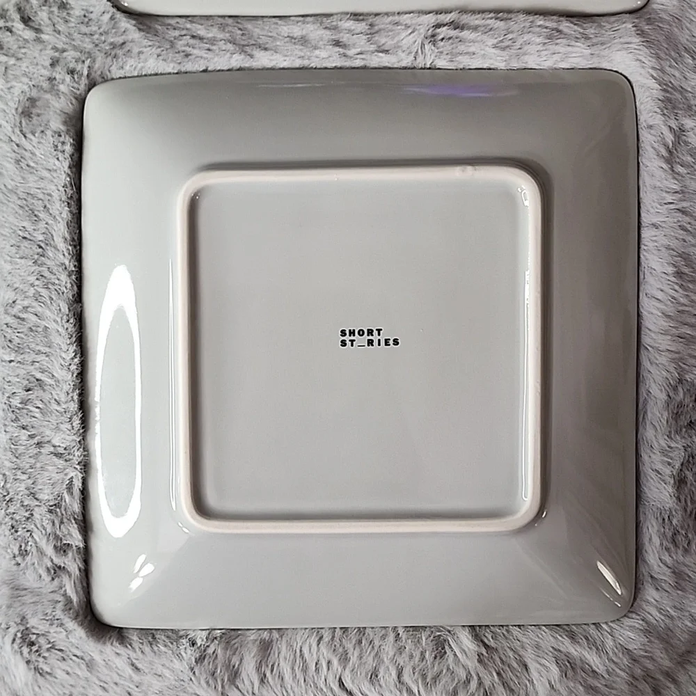 NIB Short Stories Gray Marble Pattern Set of‎ 4 Square Plates